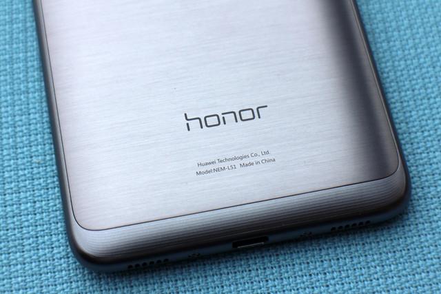 Honor 8A : les photos apparaissent sur TENAA