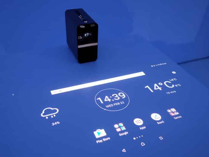[MWC 2017] Le Sony Xperia Touch transforme n’importe quelle surface en tablette tactile