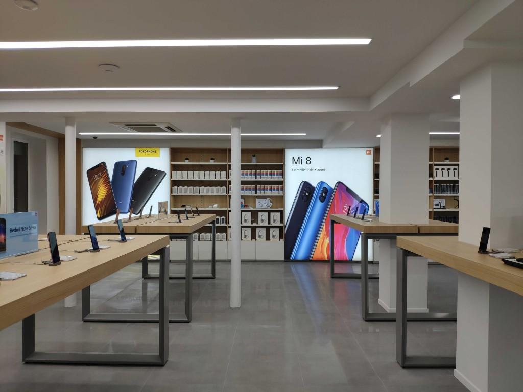 Xiaomi ouvre aujourd’hui son plus grand Mi Store européen à Paris, les fans ont commencé à faire la queue