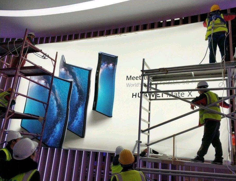 Huawei « Mate X », affiche de téléphone pliable qui fuit