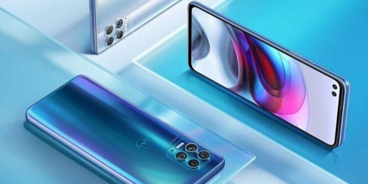 Le Motorola Edge S est officiel avec le Snapdragon 870, le 5G et le triple appareil
