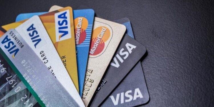 Cartes bancaires en Algérie (2025) : Les solutions incontournables pour vos achats en ligne