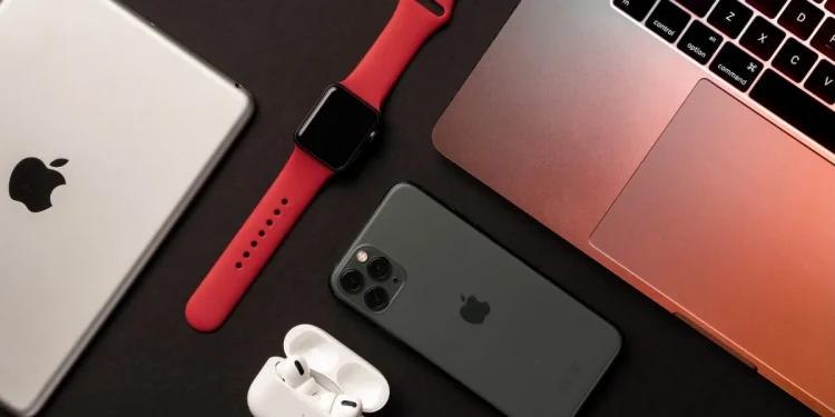 Apple accumule des stocks face aux pénuries à venir