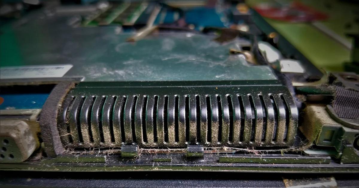 Comment bien nettoyer le ventilateur de son PC portable sans tout casser