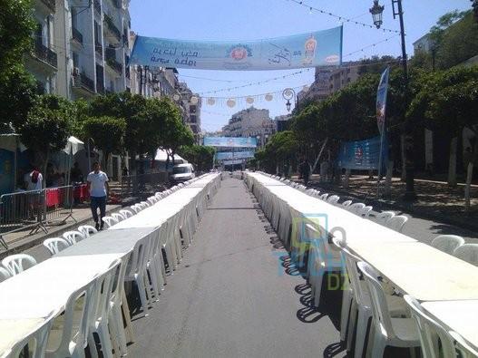 Un ftour géant de ramadan à Didouche