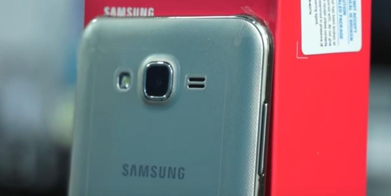 Samsung Galaxy J7 Nxt avec affichage Super AMOLED HD de 5,5 pouces