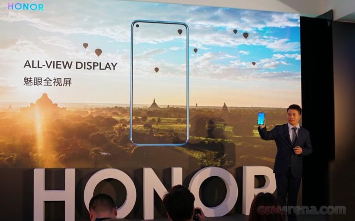 Honor View 20 habillée d’une caméra à l’écran et complétée par une caméra arrière de 48MP