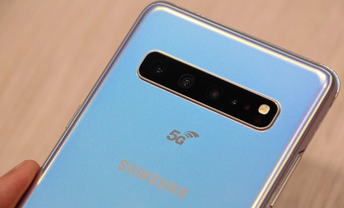 Samsung Galaxy S10 5G un déballage montre nouveau chargeur rapide