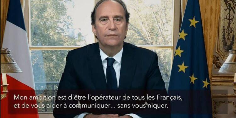 Free : Xavier Niel se moque de Macron, Sarkozy (et d’autres) dans une publicité osée