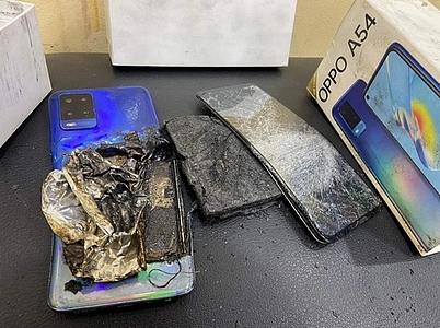 Un OPPO A54 brûle entre les mains d’un enfant en Egypte