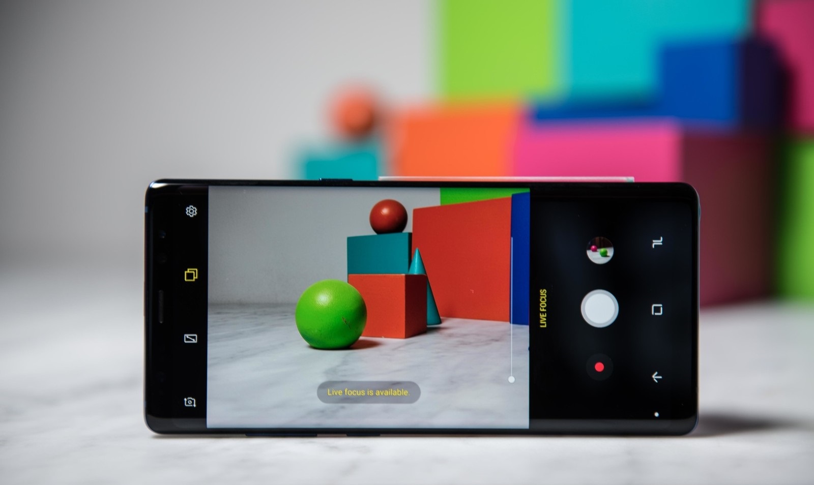 Samsung - Super Slow-Motion et AR Emojis débarquent sur le Galaxy S8 2 samsung galaxy note 8 camera1