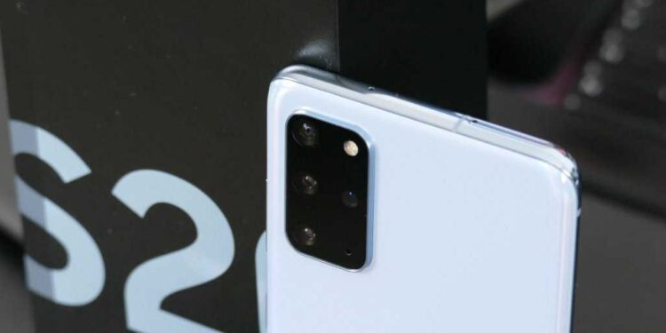 Samsung est poursuivi en justice pour le problème du verre de l’appareil photo de Galaxy S20