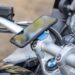 Les raisons pour lesquelles vous ne devez plus prendre votre iPhone sur une moto