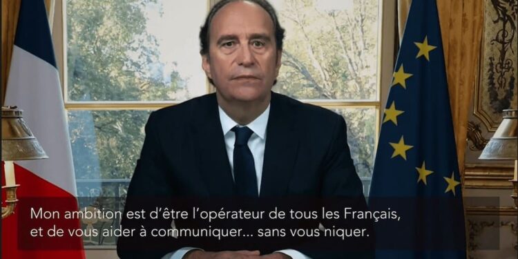 Free : Xavier Niel se moque de Macron, Sarkozy (et d’autres) dans une publicité osée