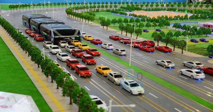 La Chine dévoile un bus futuriste anti-bouchons