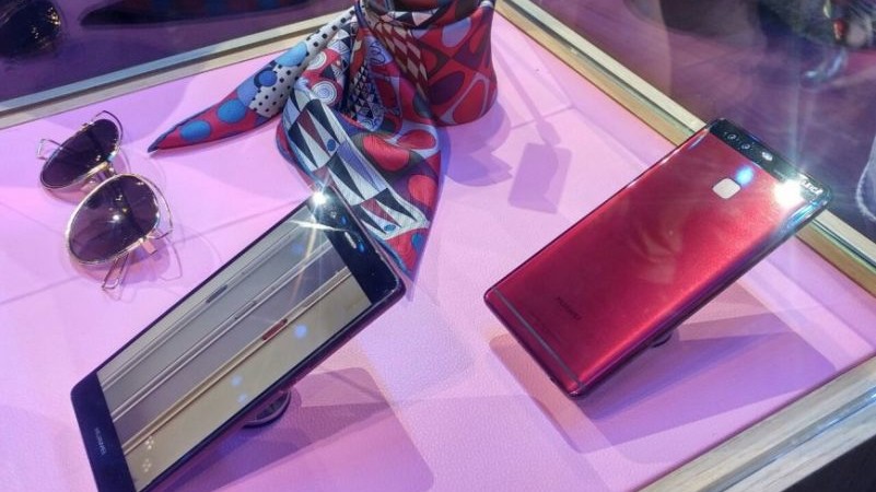 Huawei P9 : un tout nouveau duo de coloris ( rouge et bleu)