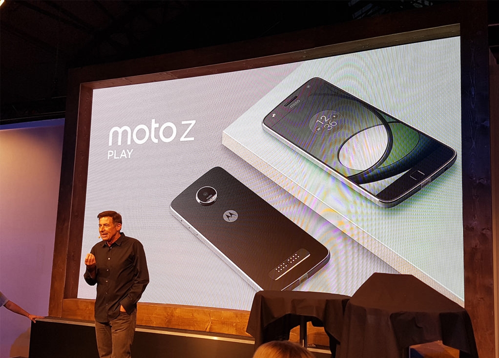 (IFA 2016) Lenovo dévoile Moto Z Play et Motomods