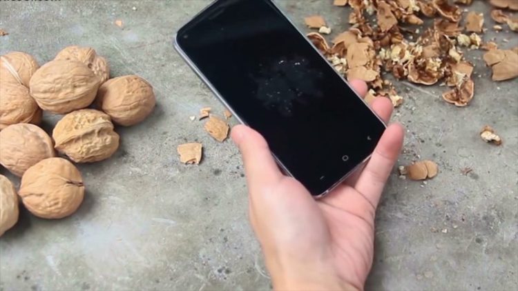 Starlight : Lance deux smartphone Umi London et Umi Rome X et ses écrans supposé incassable ?