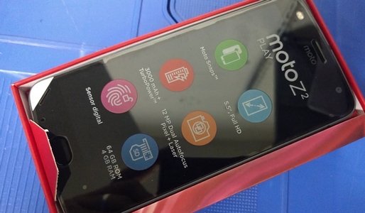 Moto Z2 Play : le successeur de Lenovo Moto Z Play