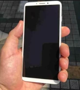 Vivo V7 + :  Un nouveau téléphone intelligent avec une caméra selfie révolutionnaire