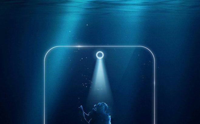 Photos du Lenovo Z5s , montrant un trou au milieu de l&rsquo;écran