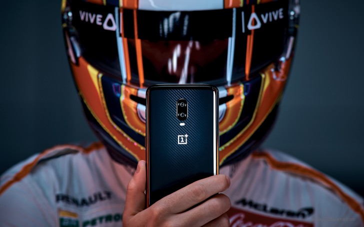 OnePlus 6T McLaren Edition offre une charge Warp de 30W, 10GB de RAM