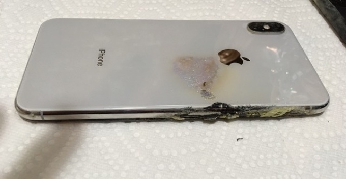 La toute première explosion d&rsquo;un iPhone XS Max aux États-Unis