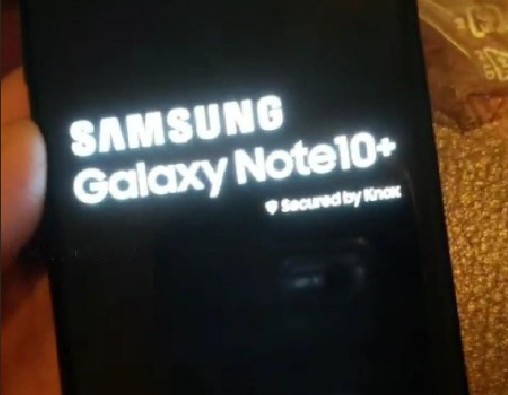 Photos du Galaxy Note10 + avec un écran perforé font surface sur le Web