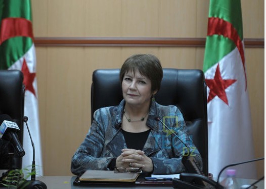 Bac 2016 : Infos ou intox, un sujet de la filière mathématiques circule en ligne. 1 Bac 2016 : Infos ou intox, un sujet de la filière mathématiques circule en ligne.