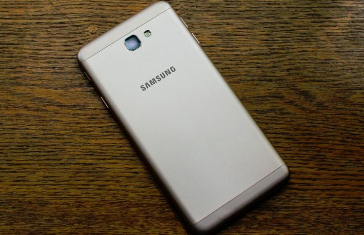 Samsung Galaxy J7 Prime : une nouvelle version en préparation 2 Samsung Galaxy J7 Prime 2