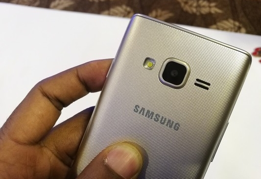 Samsung Z2 : une série de nouveaux clichés a été publiée sur la toile 3 Z2 Tizen