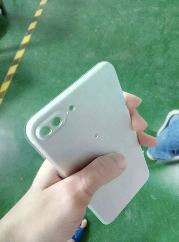 IPhone 7 Plus : nouvel prototype provenant de Foxconn 2 iphone 7 plus de nouvelles photos dun prototype provenant de