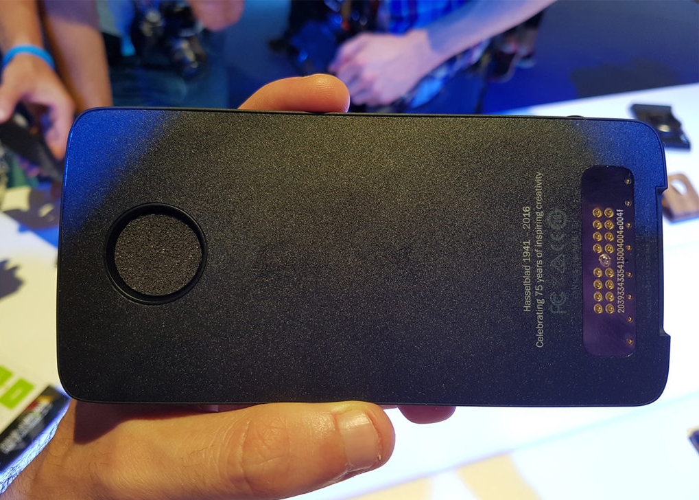 (IFA 2016) Lenovo dévoile Moto Z Play et Motomods 5 moto z play 5