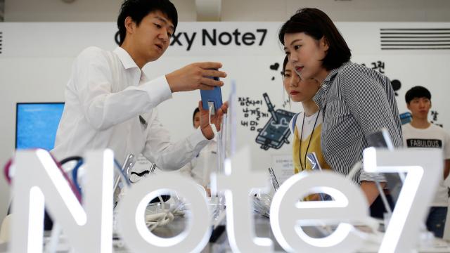 Samsung ne sait toujours pas pourquoi ses Galaxy Note 7 explosent 2 galaxy note 7 samsung suspend la vente pour un probleme de batterie