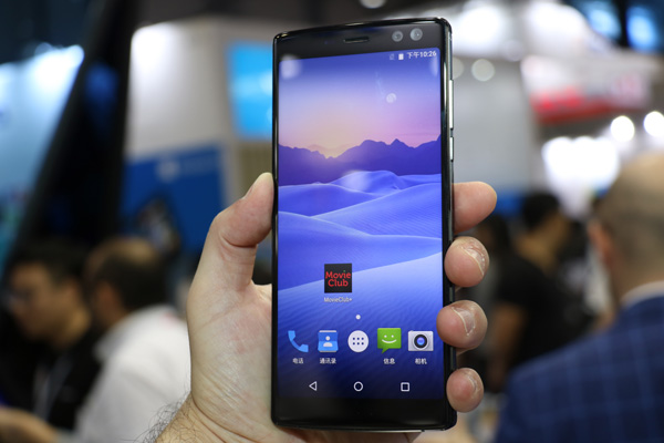 Doogee annonce le Doogee Pro BL12000 avec une batterie de 12000 mAH! 2 doogee_bl12000