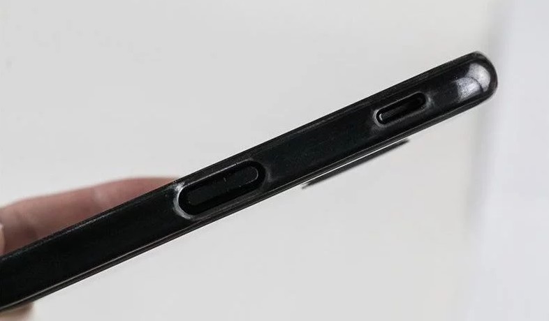 Samsung Galaxy J6 Prime : Un scanner d'empreintes digitales monté sur le côté 5 galaxy-j6-prime