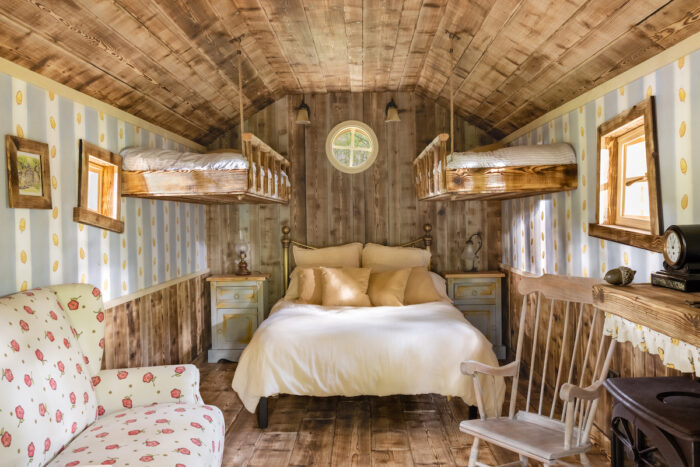 La cabane de Winnie l'ourson est maintenant proposée à la location sur Airbnb, par Disney 3 winnie lourson airbnb cabane disney 2