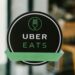 Uber Eats livre des clients en voiture de James Bond... 2 Uber Eats livre des clients en voiture de James Bond…